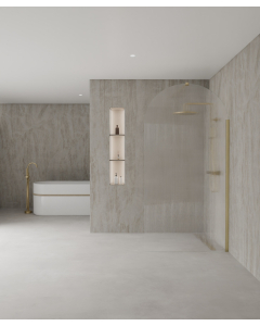 Paroi de douche à l'italienne doré brossé Nisa en verre cannelé associée à une colonne de douche doré brossé et un caniveau de douche doré brossé