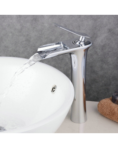 Rubinetto lavabo a cascata cromato in ottone, monocomando alto design squadrato