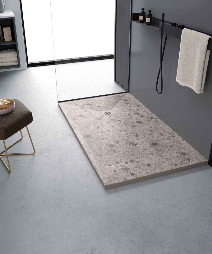 Piatto doccia Terrazzo Beige, finitura Liscia Stone 3D, griglia colorata