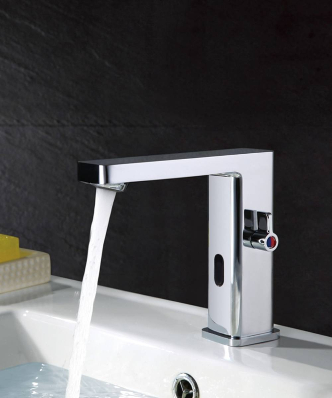 Miscelatore lavabo con sensore automatico in ottone cromato - Pula