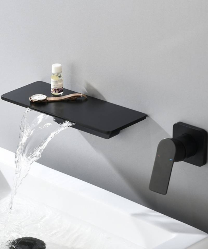 Miscelatore lavabo a parete design a cascata - Nero