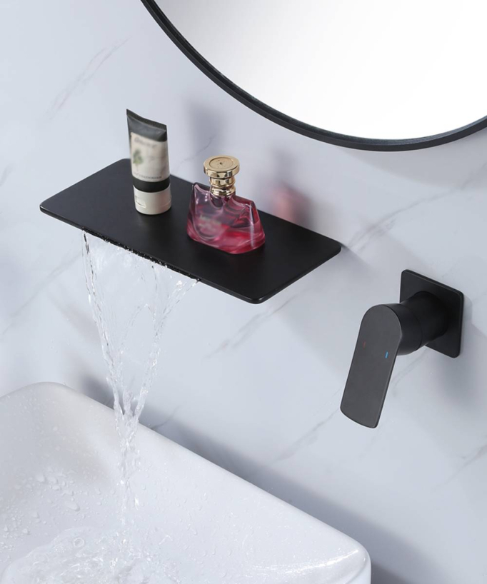 Miscelatore lavabo a parete design a cascata - Nero