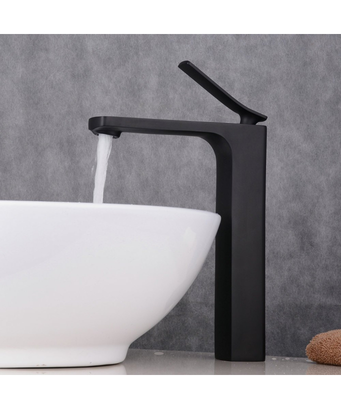Rubinetto lavabo nero opaco monoforo stile minimal