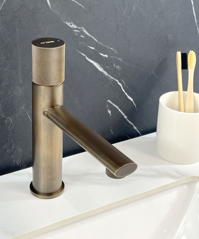 Miscelatore lavabo in ottone antico