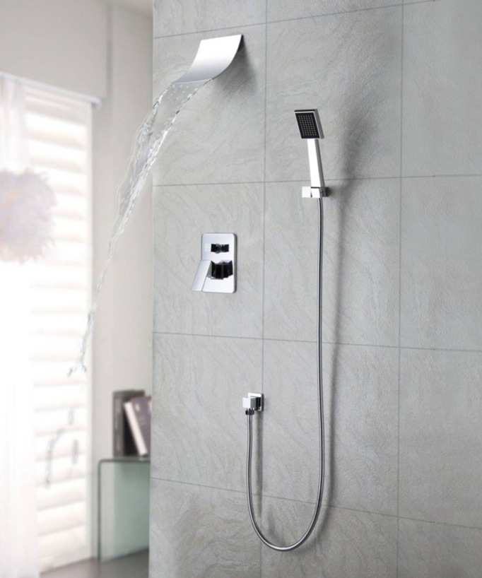 Pacchetto doccia incasso con effetto cascata e finitura cromo con doccetta